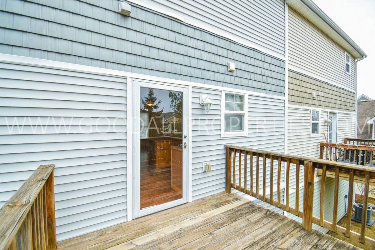 Townhouse for rent at 15404 Townsend Ave, Urbandale, IA 50323