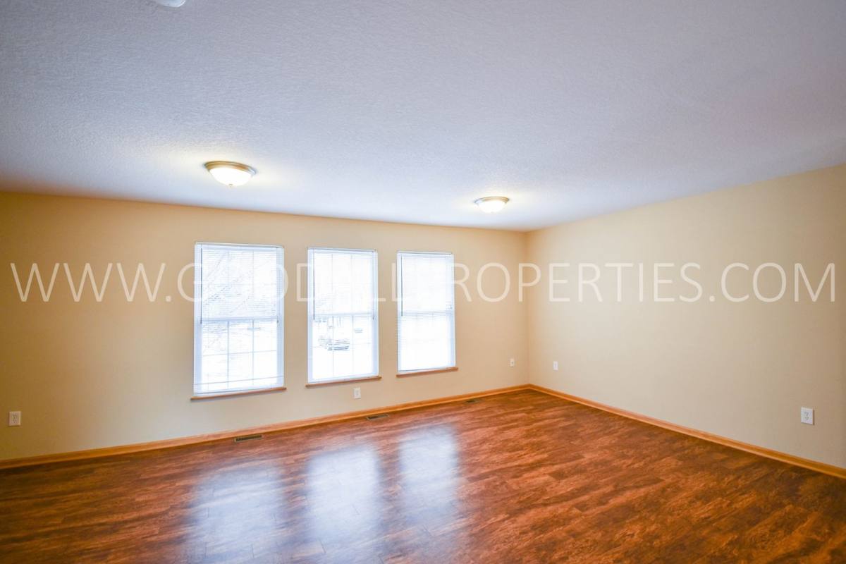 Townhouse for rent at 15404 Townsend Ave, Urbandale, IA 50323