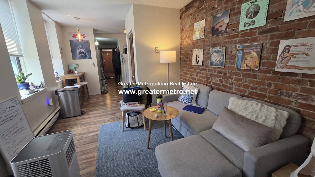 House for rent at 45 Charter St #8, Boston, MA 02113