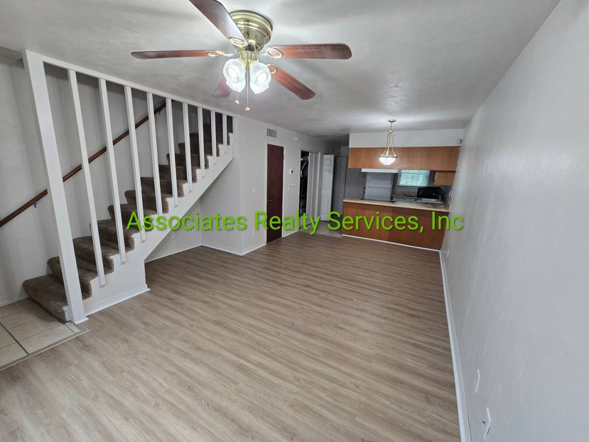 Townhouse for rent at 5405 NW 20th Way #B, Gainesville, FL 32608