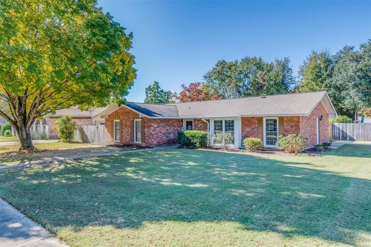 House for rent at 200 Davors Dr, Montgomery, AL 36109