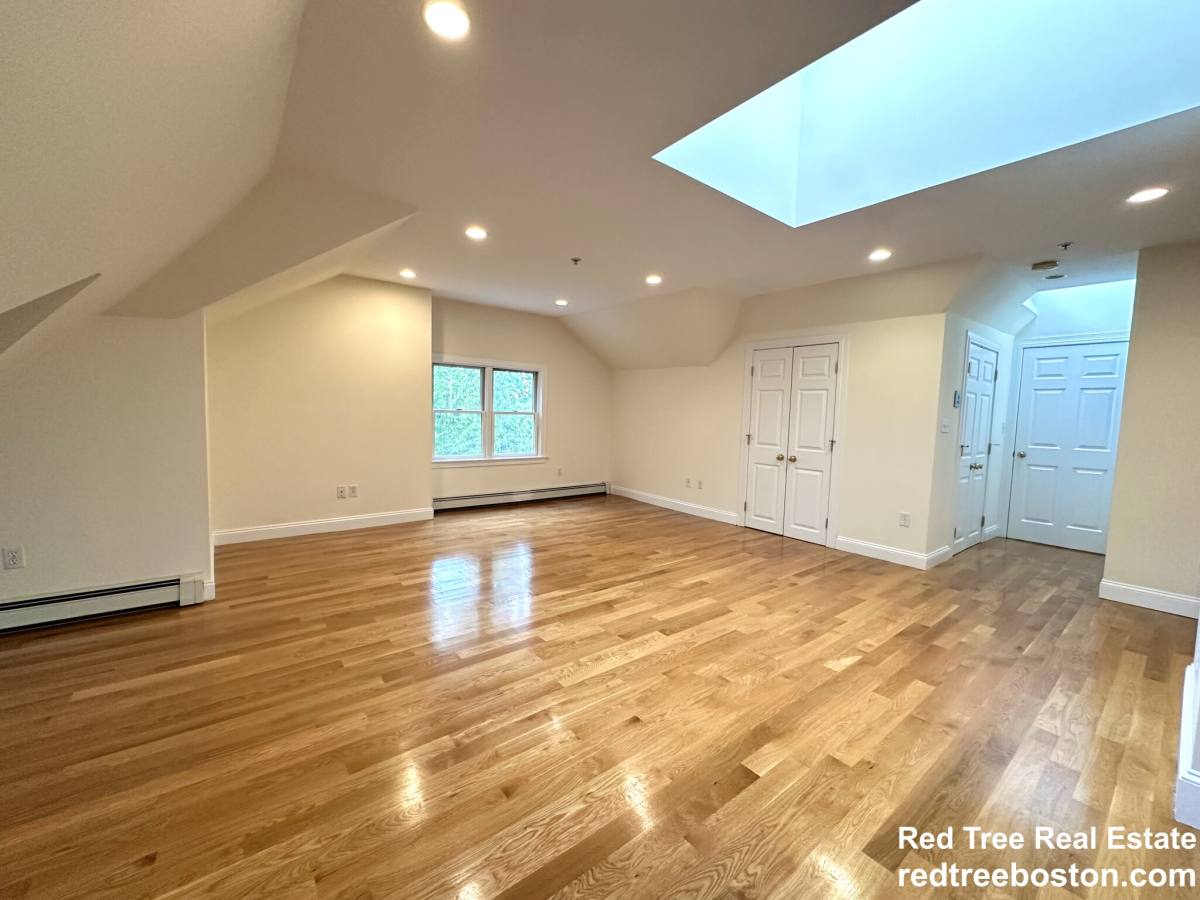 House for rent at 10 Selkirk Rd #4, Brighton, MA 02135