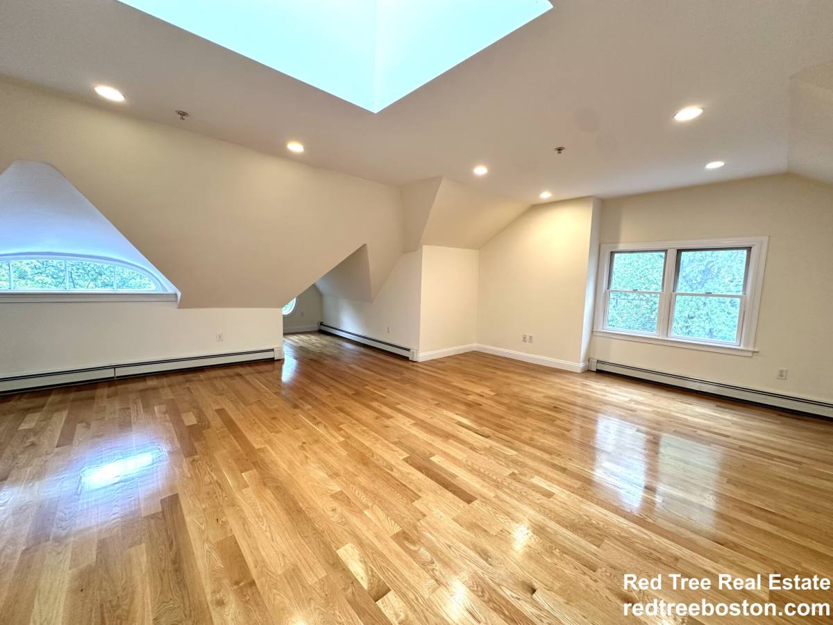 House for rent at 10 Selkirk Rd #4, Brighton, MA 02135