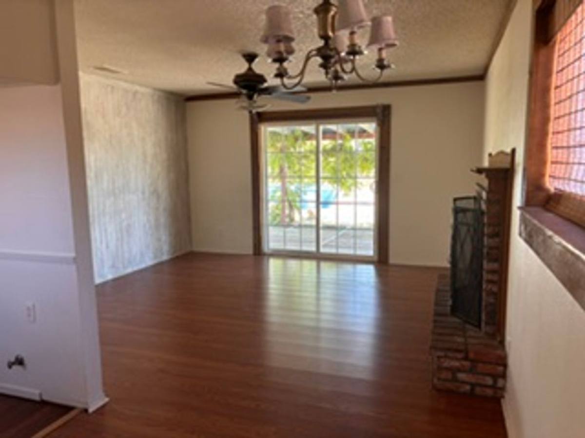 House for rent at 21300 Santa Barbara Dr, Tehachapi, CA 93561