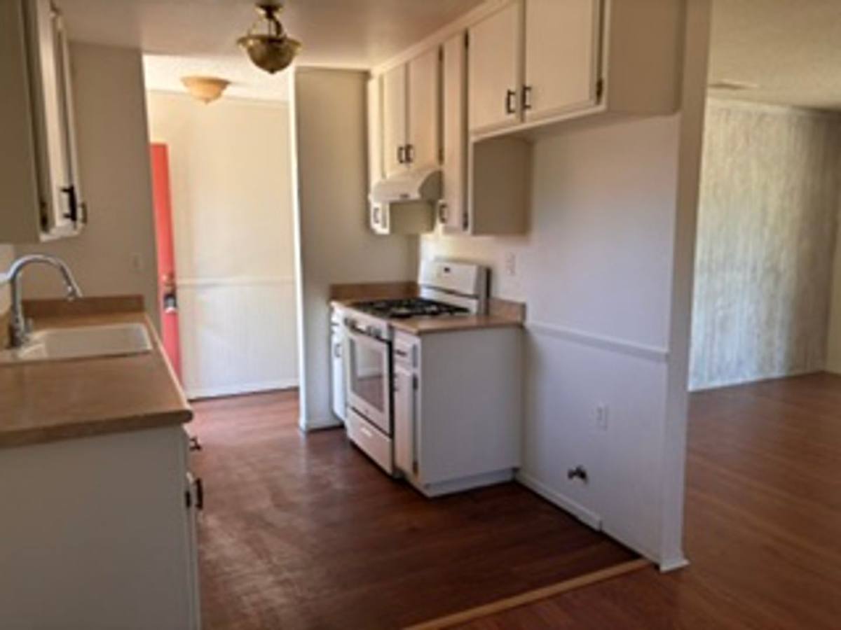 House for rent at 21300 Santa Barbara Dr, Tehachapi, CA 93561