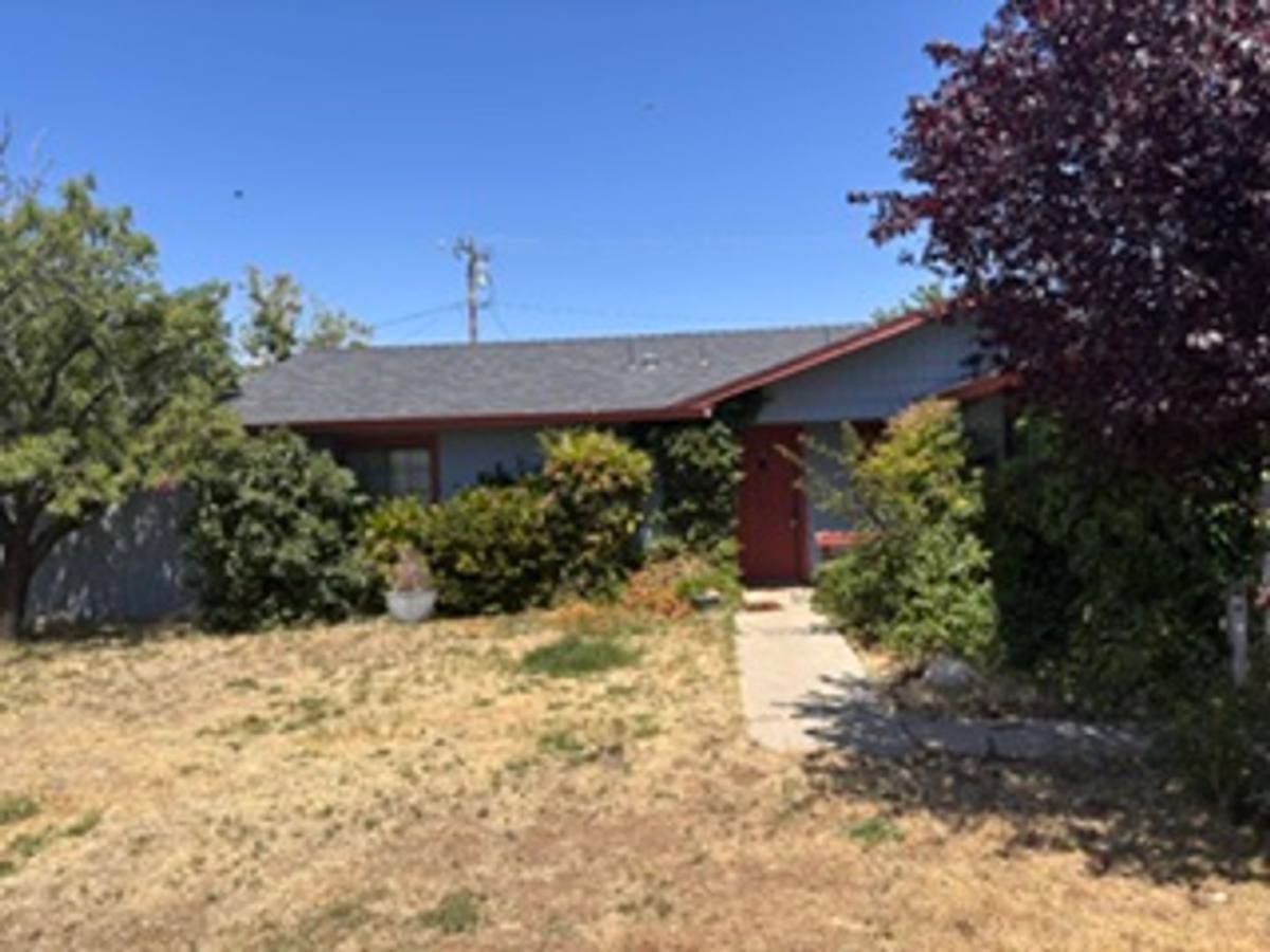 House for rent at 21300 Santa Barbara Dr, Tehachapi, CA 93561