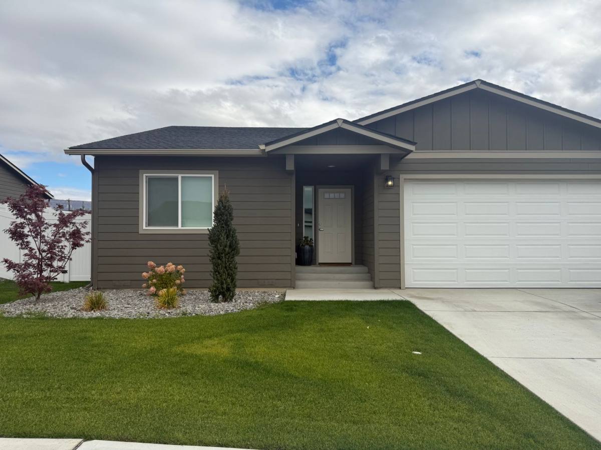 House for rent at 373 S Newton Ave, East Wenatchee, WA 98802