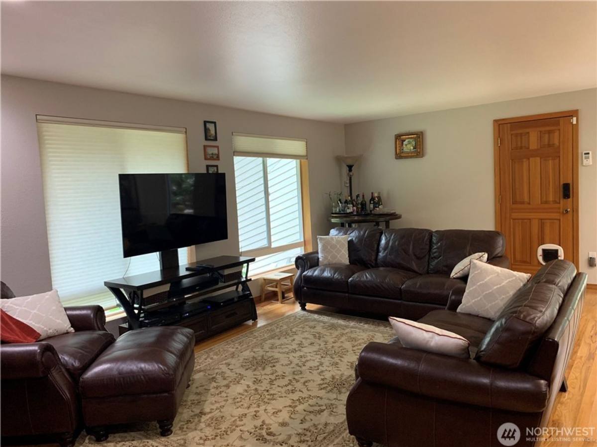 House for rent at 23121 NE 47th St, Redmond, WA 98053