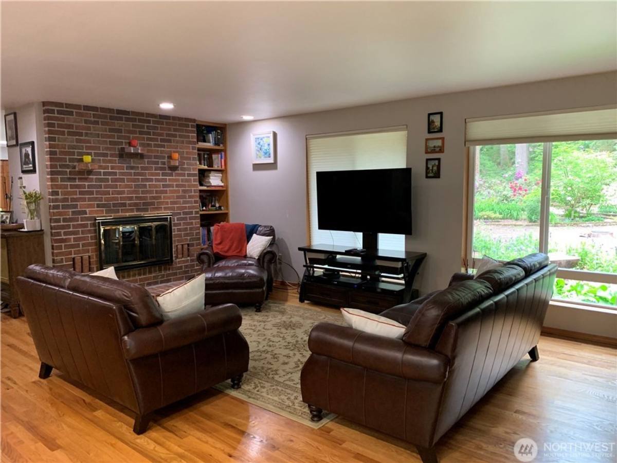 House for rent at 23121 NE 47th St, Redmond, WA 98053