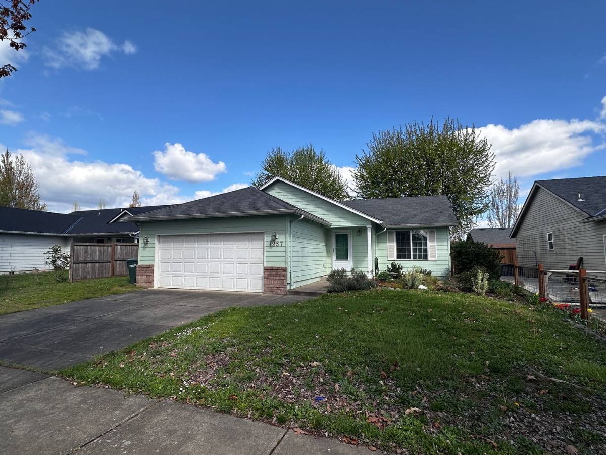 House for rent at 1257 S 7th St, Independence, OR 97351