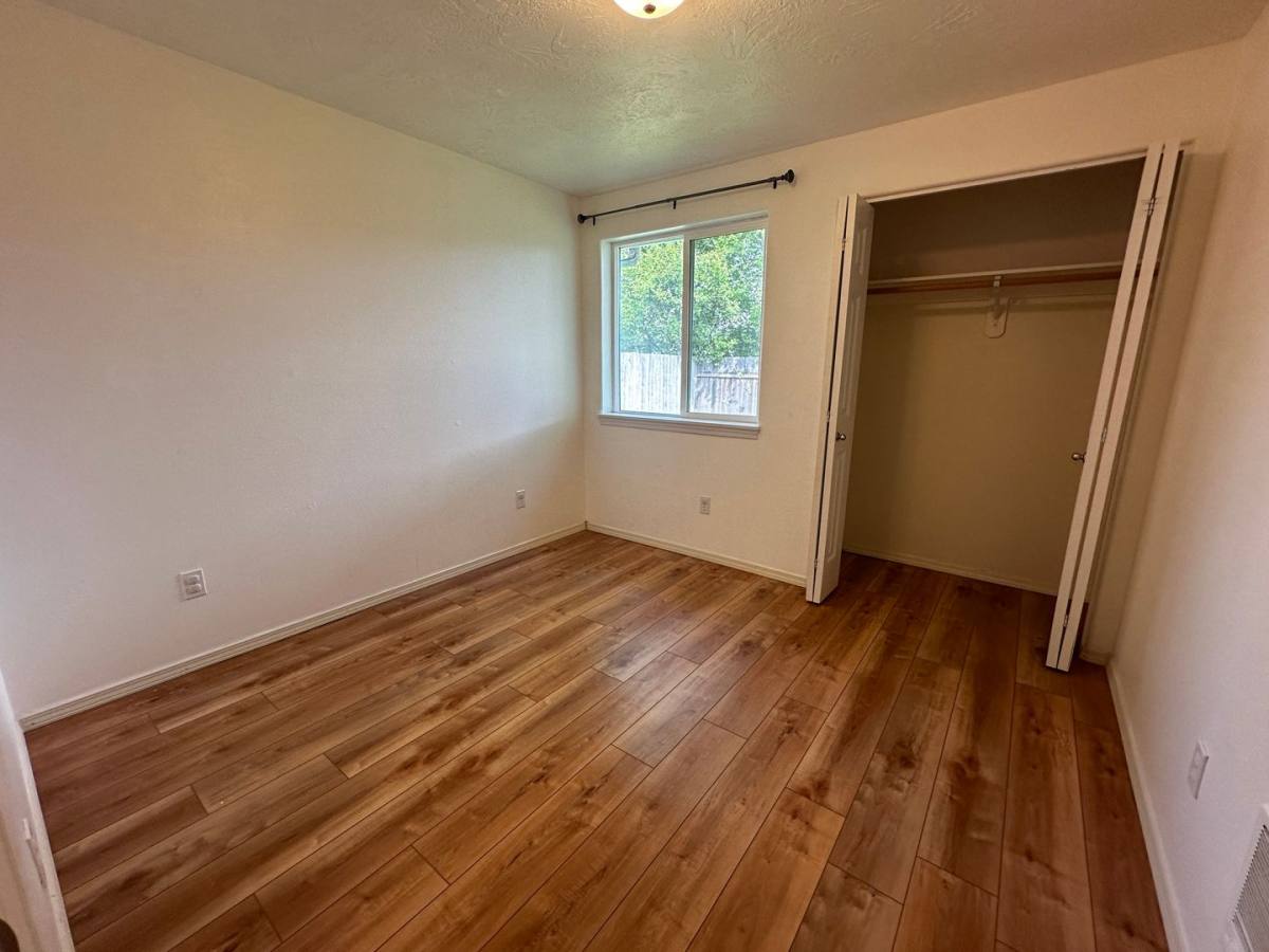 House for rent at 1257 S 7th St, Independence, OR 97351