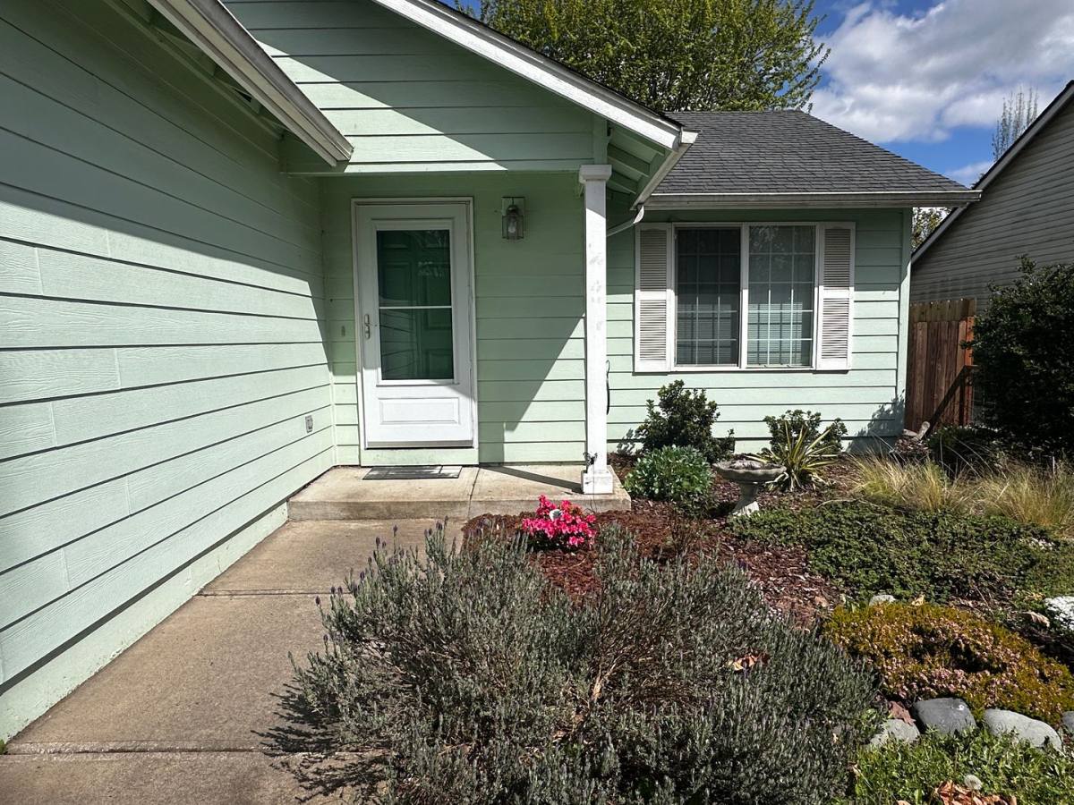 House for rent at 1257 S 7th St, Independence, OR 97351