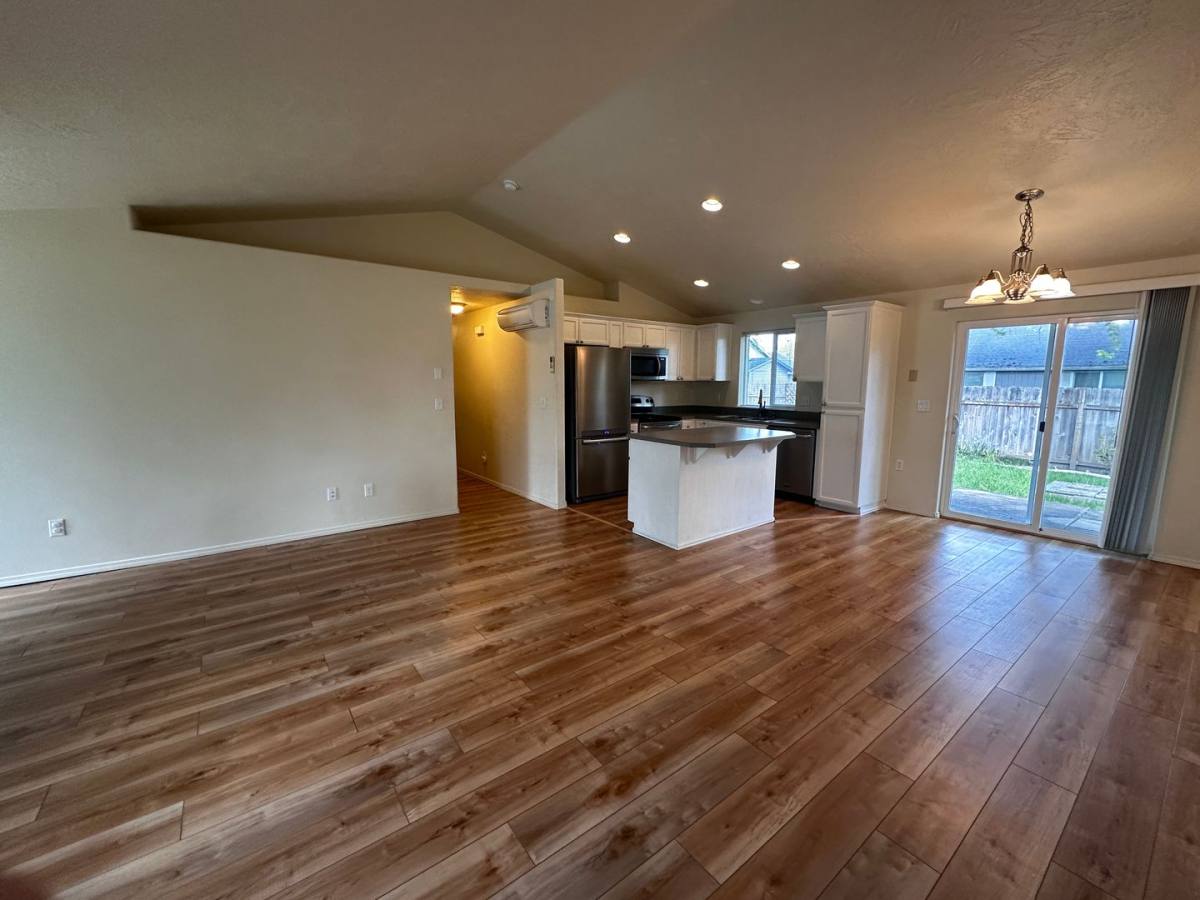 House for rent at 1257 S 7th St, Independence, OR 97351
