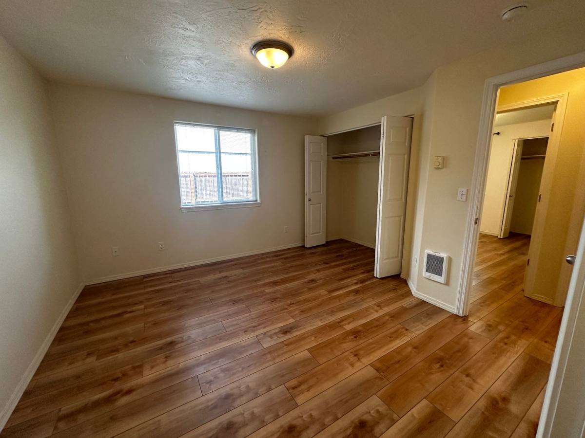 House for rent at 1257 S 7th St, Independence, OR 97351