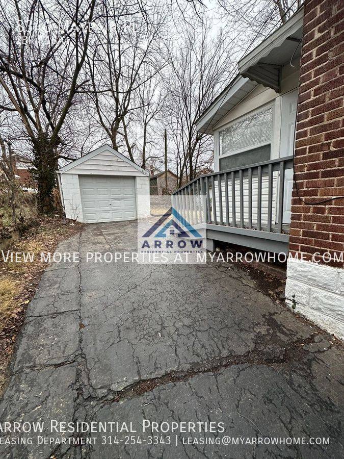 House for rent at 8340 Mayfair Place, Saint Louis, MO 63136