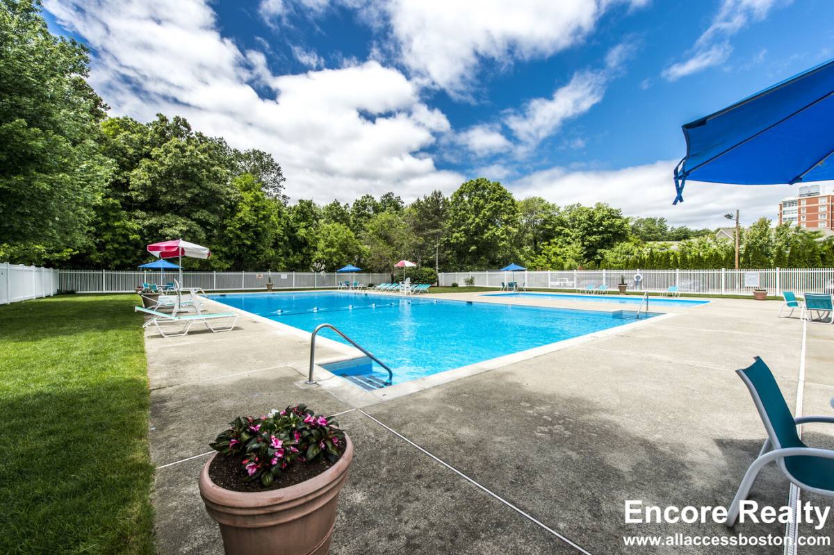 Apartment for rent at 4 Westgate Dr #203, Woburn, MA 01801
