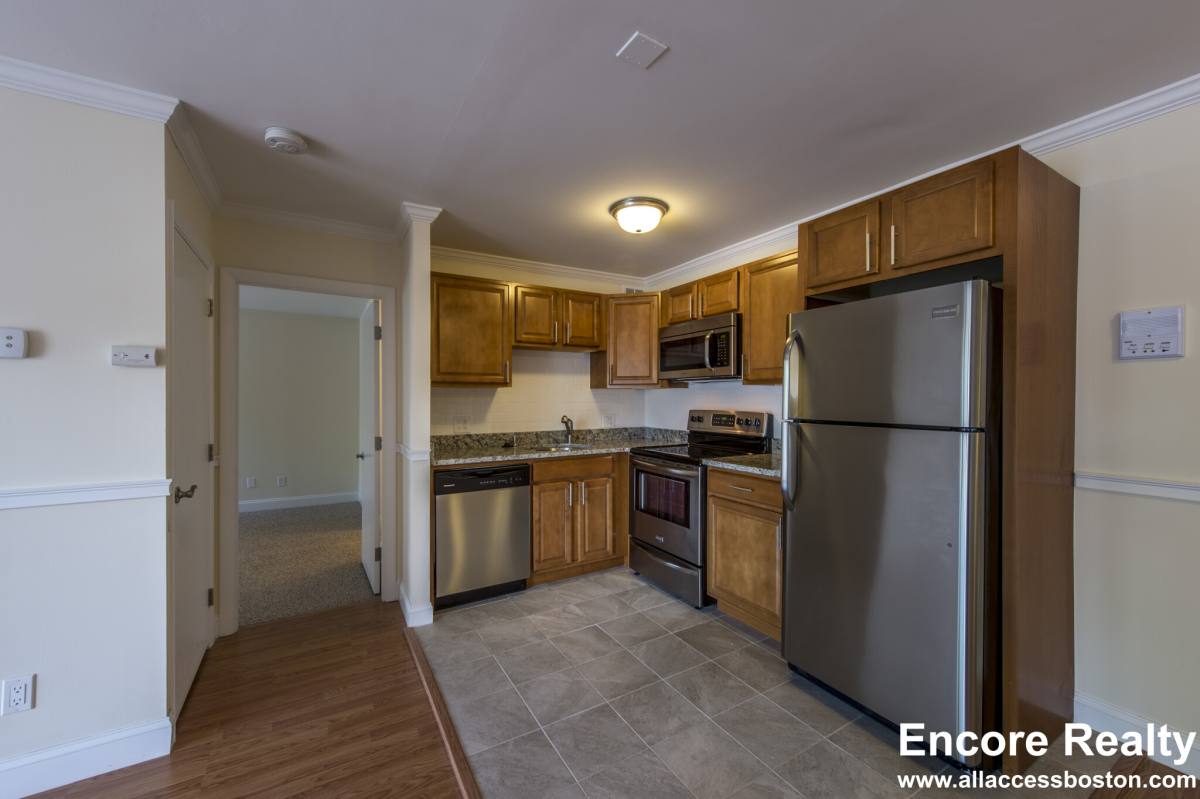 Apartment for rent at 4 Westgate Dr #203, Woburn, MA 01801