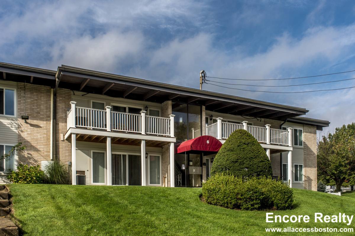 Apartment for rent at 4 Westgate Dr #203, Woburn, MA 01801