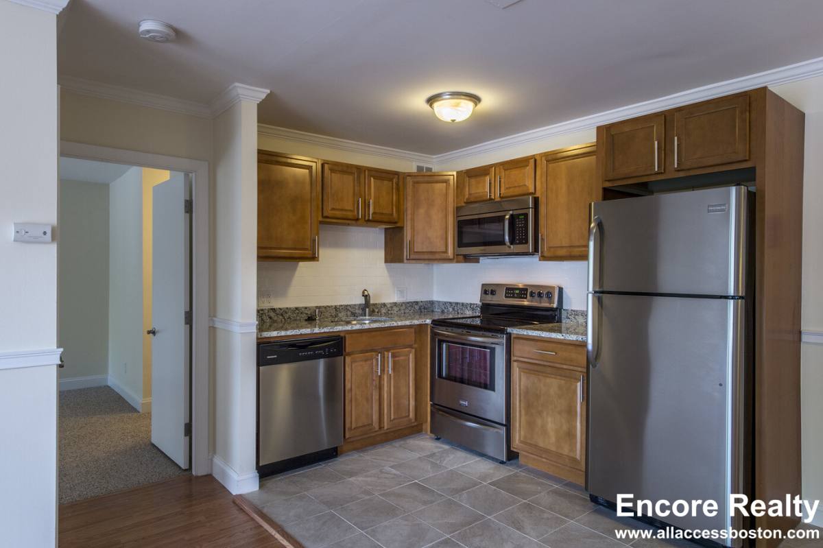 Apartment for rent at 14 Westgate Dr #207, Woburn, MA 01801