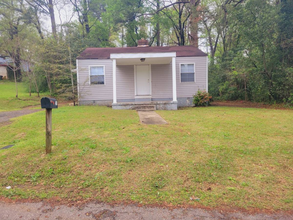 House for rent at 231 Pineneedle Rd, Columbia, SC 29203