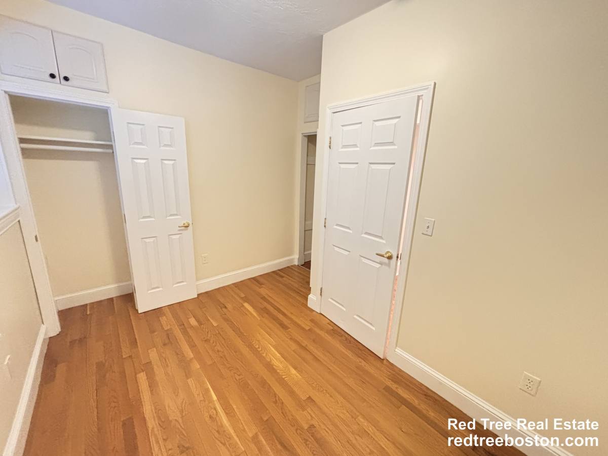 Apartment for rent at 191 Winthrop Rd #2, Brookline, MA 02445