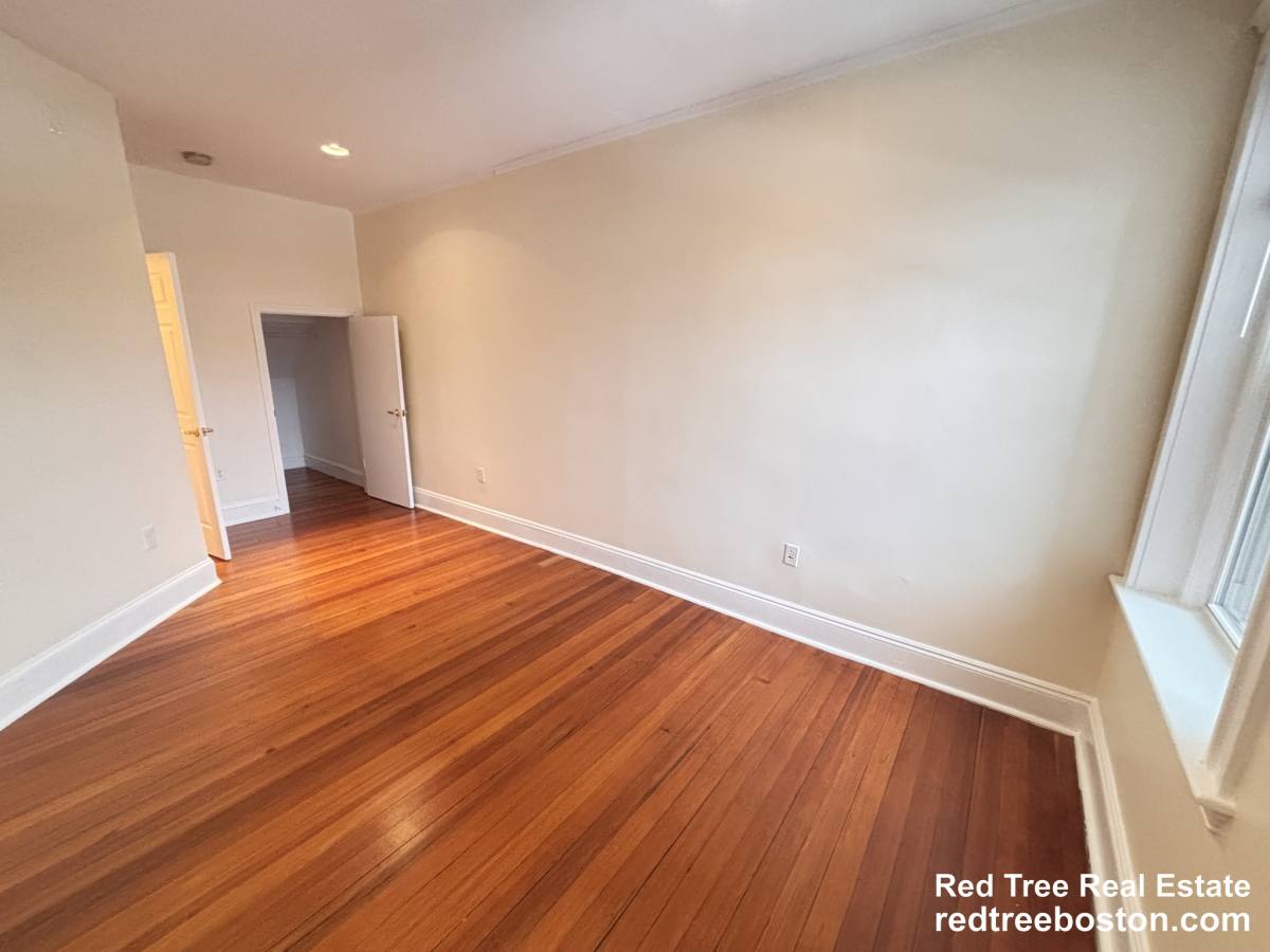 Apartment for rent at 191 Winthrop Rd #2, Brookline, MA 02445
