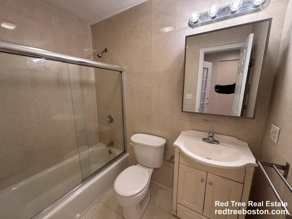 Apartment for rent at 191 Winthrop Rd #2, Brookline, MA 02445