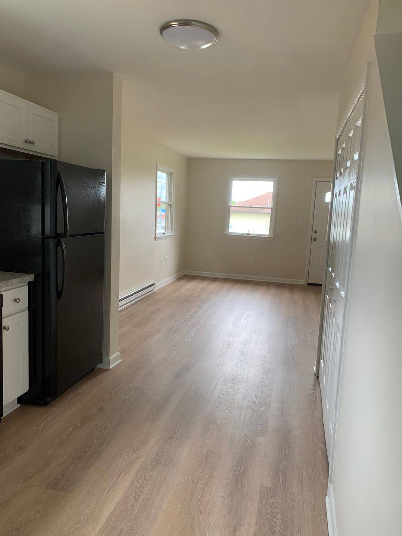 Apartment for rent at 7 S Mont Valla Ave, Hagerstown, MD 21740