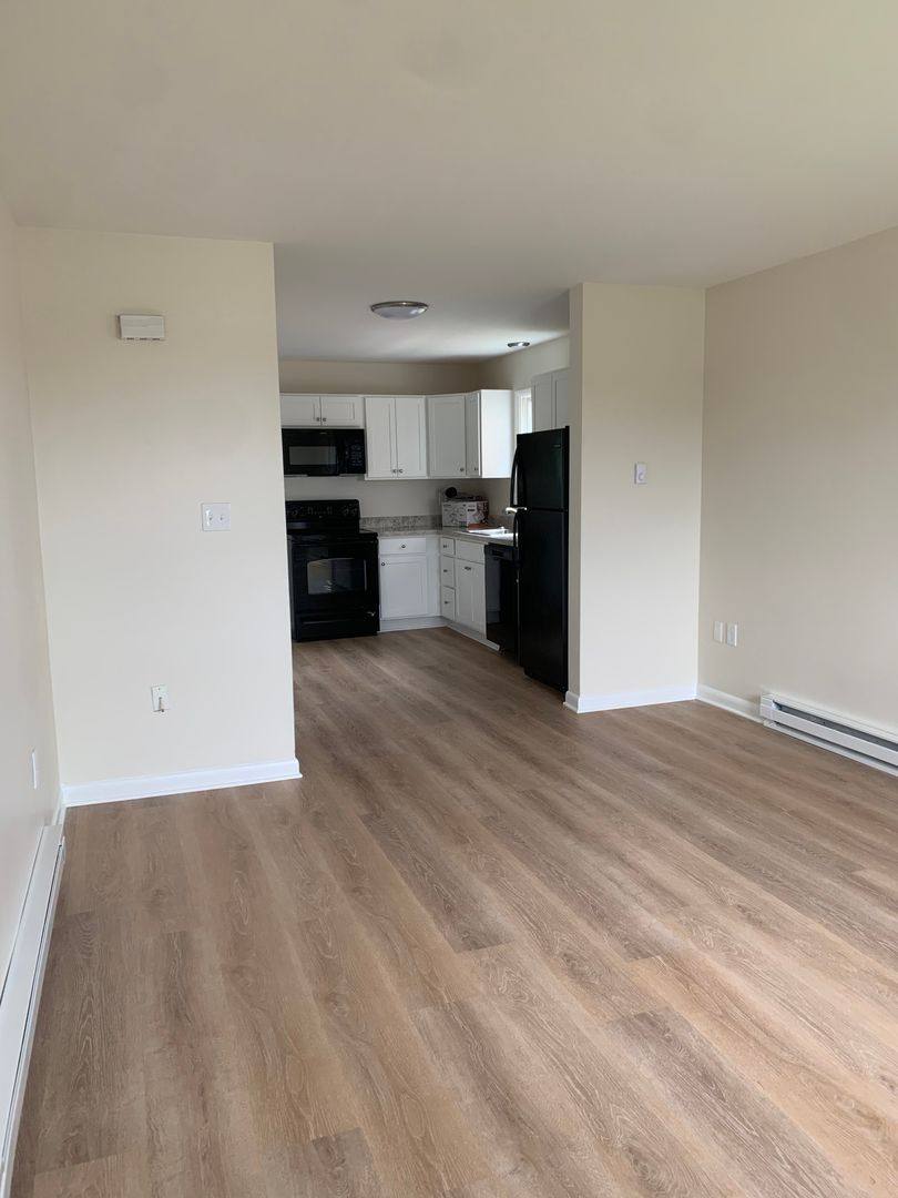 Apartment for rent at 7 S Mont Valla Ave, Hagerstown, MD 21740