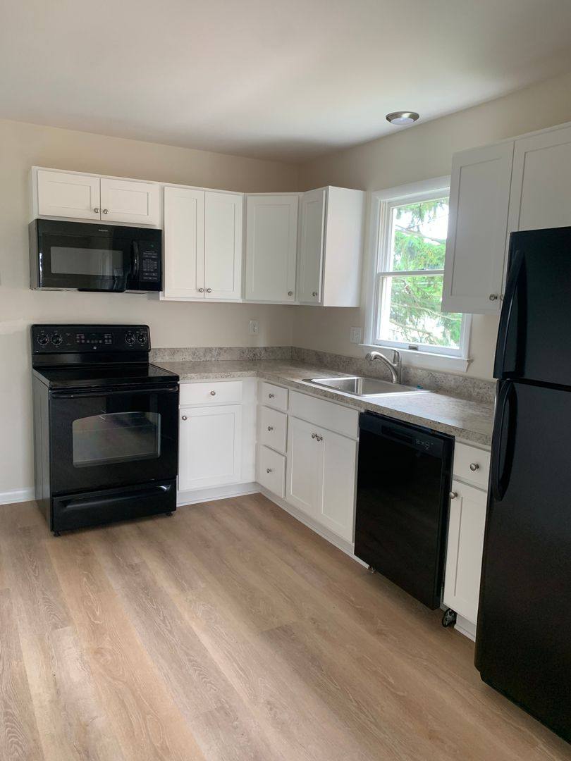 Apartment for rent at 7 S Mont Valla Ave, Hagerstown, MD 21740