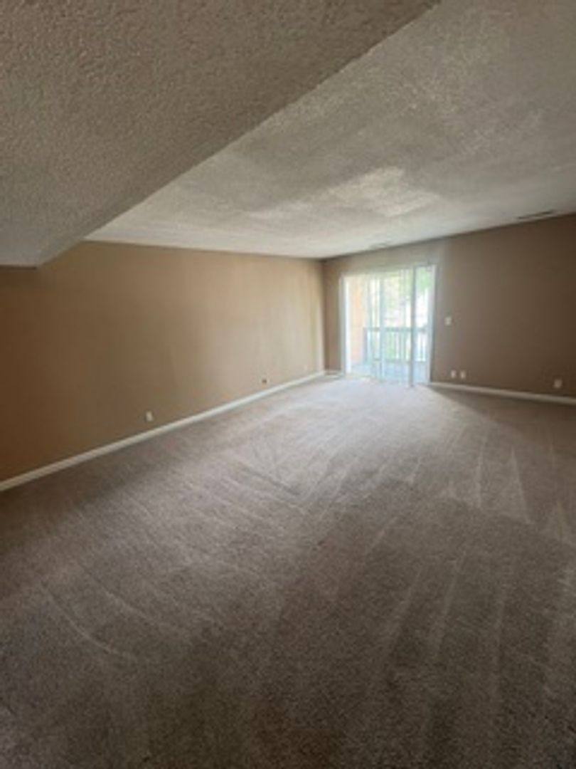 Apartment for rent at 6517 N Lexington Dr, Peoria, IL 61614