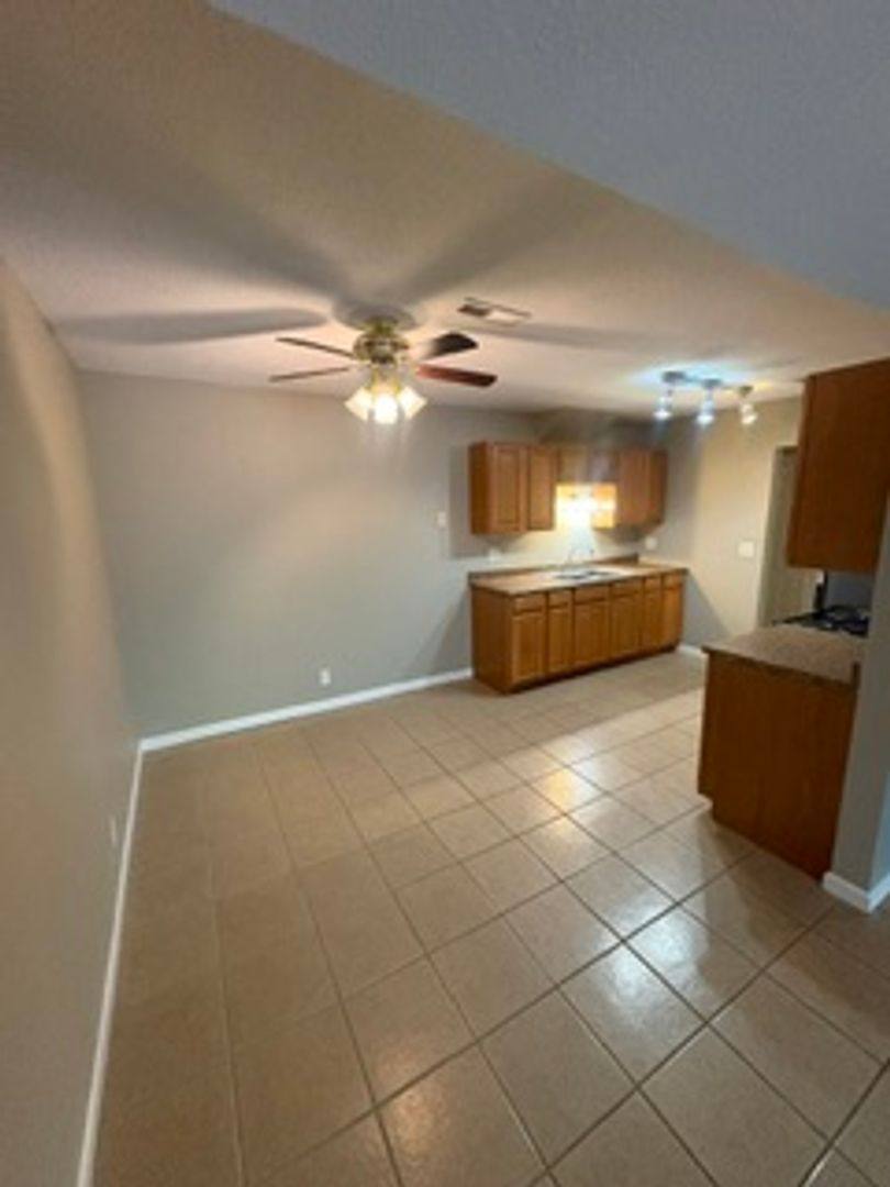 Apartment for rent at 6517 N Lexington Dr, Peoria, IL 61614