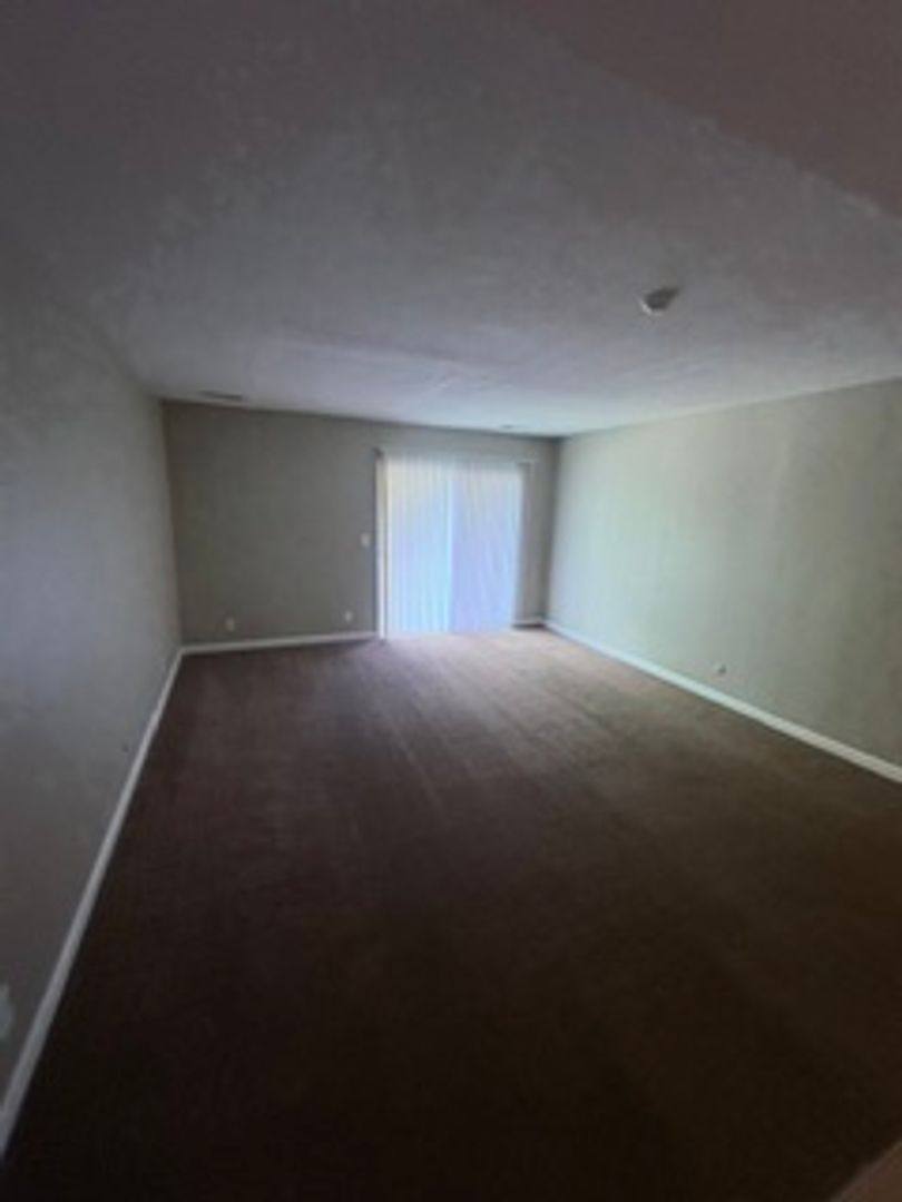 Apartment for rent at 6517 N Lexington Dr, Peoria, IL 61614