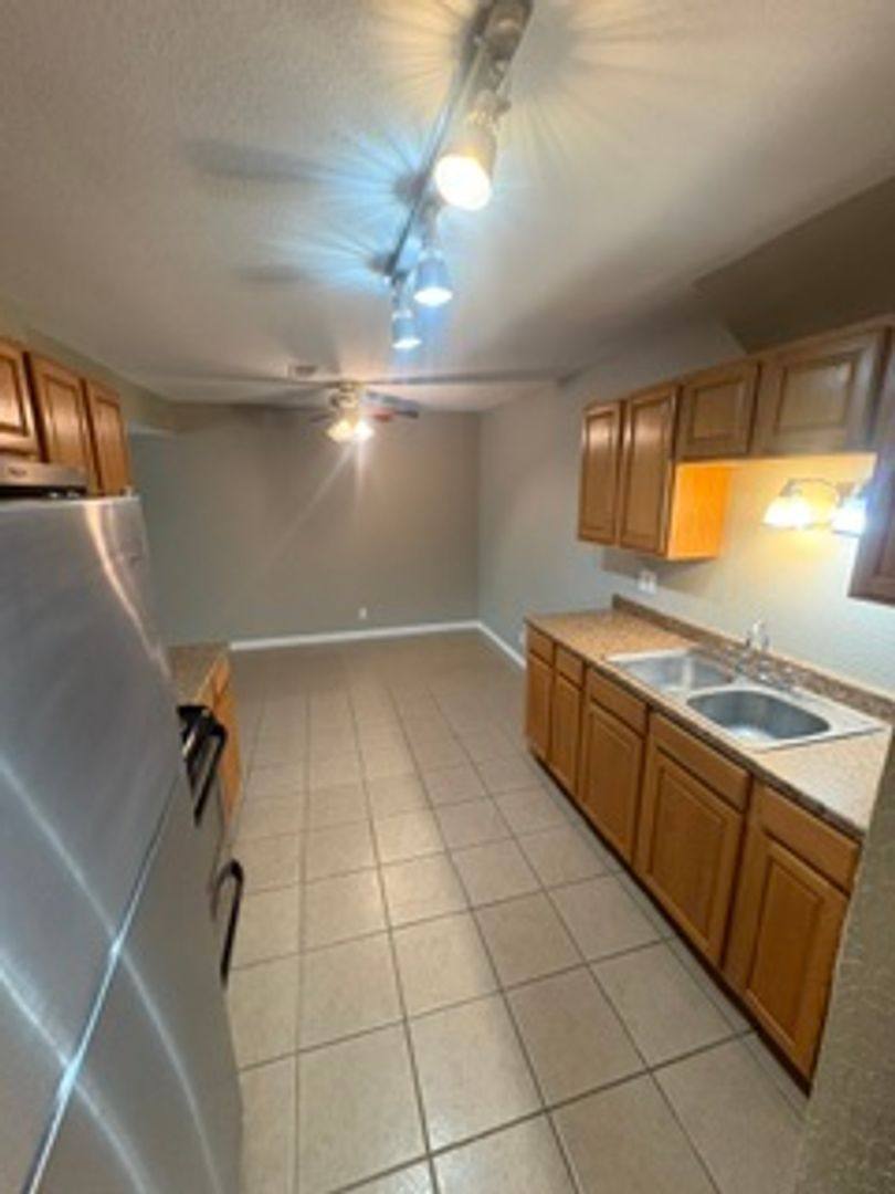 Apartment for rent at 6517 N Lexington Dr, Peoria, IL 61614