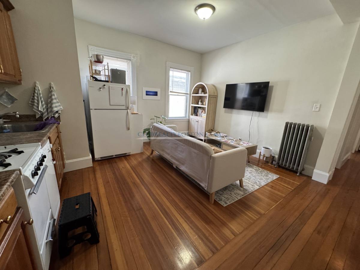 Apartment for rent at 368 Crescent Ave #3, Waltham, MA 02453