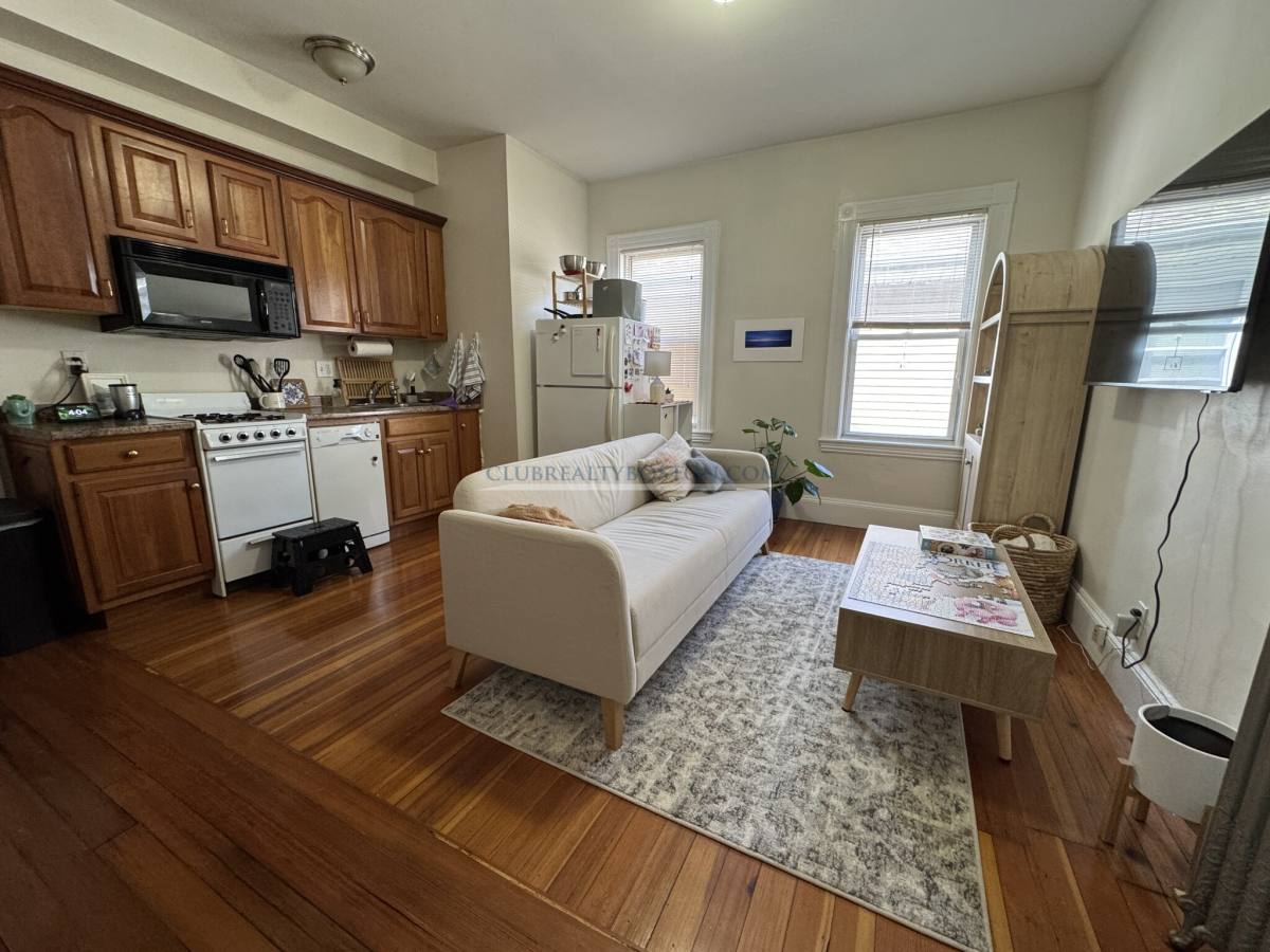 Apartment for rent at 368 Crescent Ave #3, Waltham, MA 02453