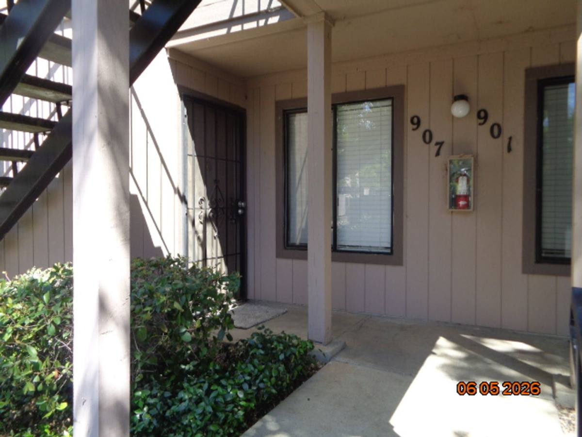 Apartment for rent at 1801 Marshall Rd, Vacaville, CA 95687