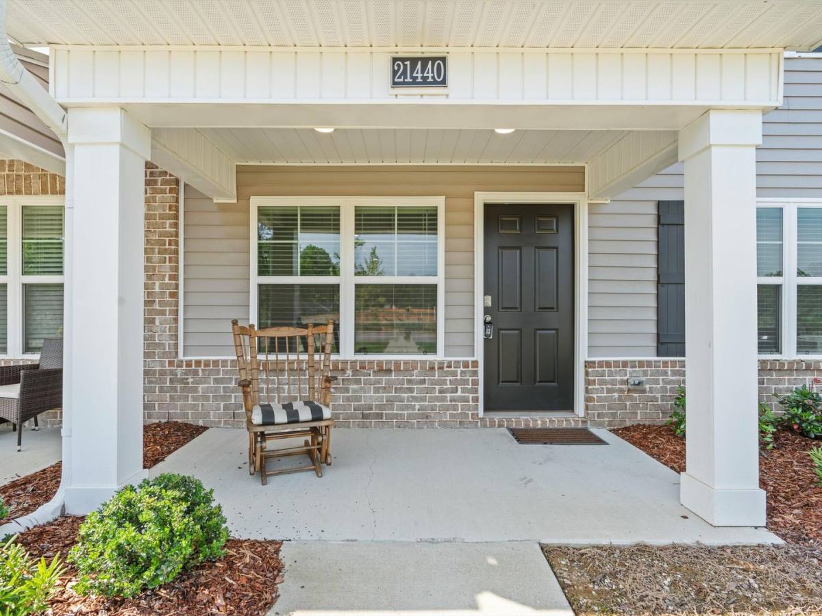 Townhouse for rent at 21440 Old Poseidon Lane, Athens, AL 35613
