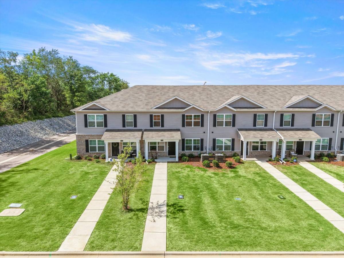 Townhouse for rent at 21440 Old Poseidon Lane, Athens, AL 35613