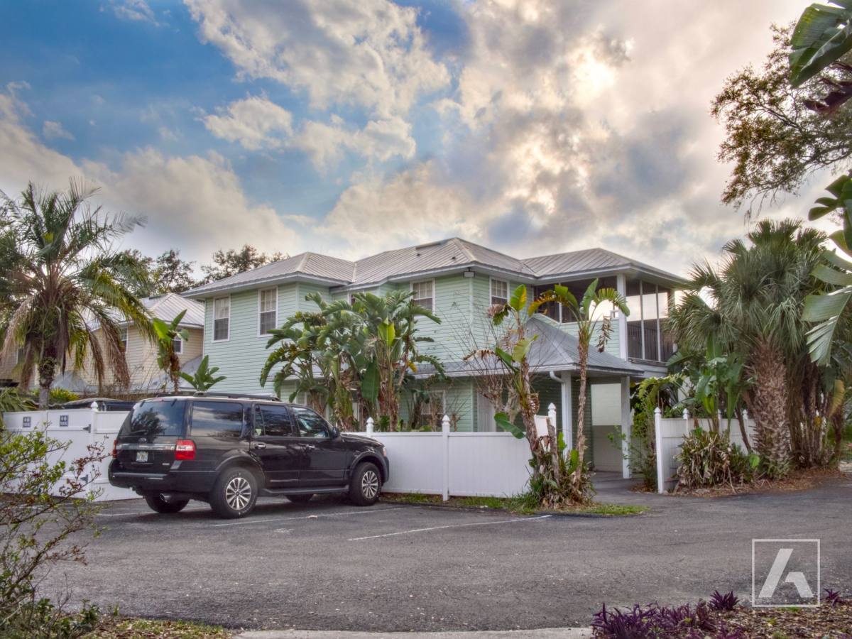 Apartment for rent at 615 Lakeview St, Orlando, FL 32804