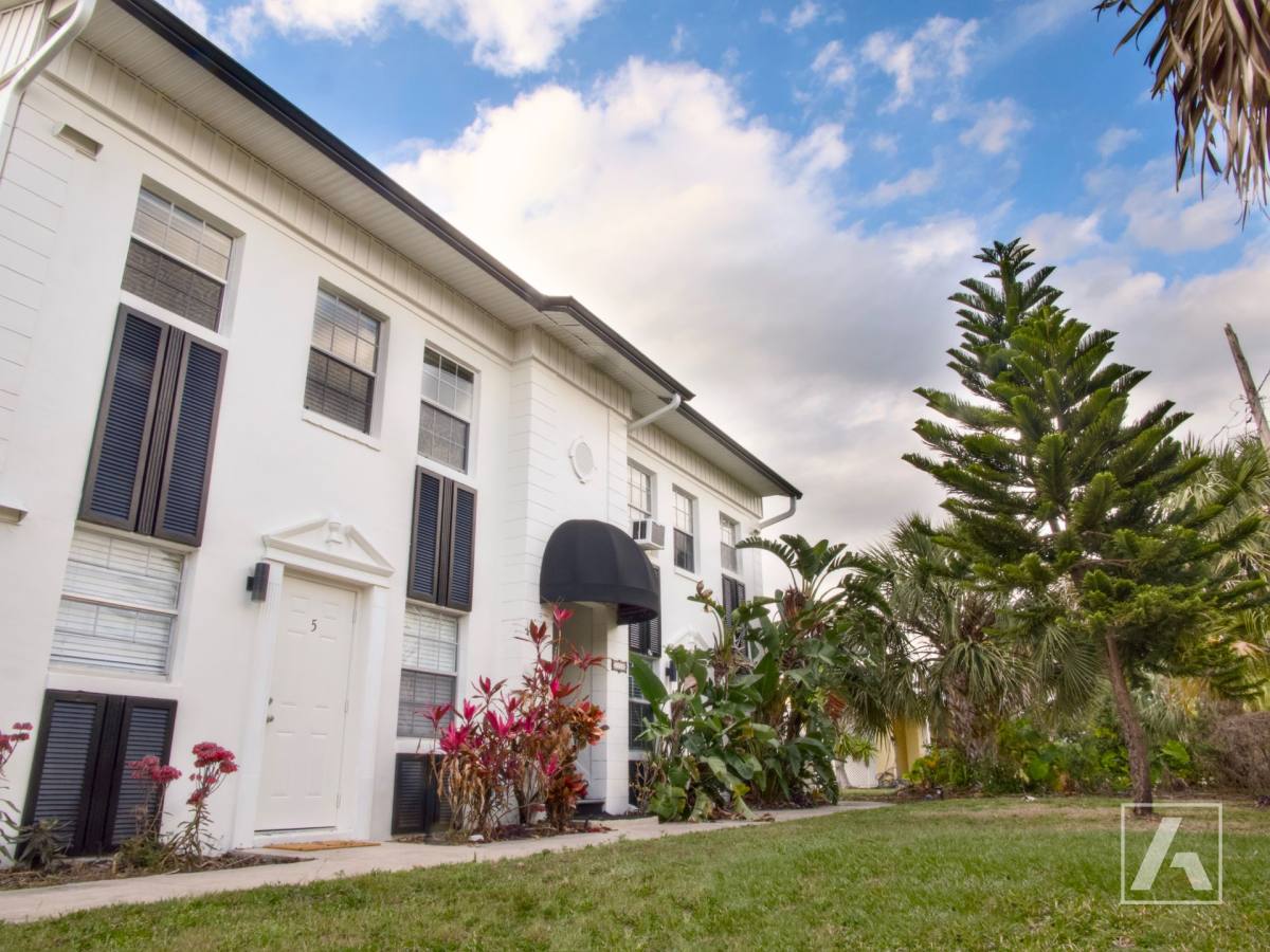 Apartment for rent at 615 Lakeview St, Orlando, FL 32804