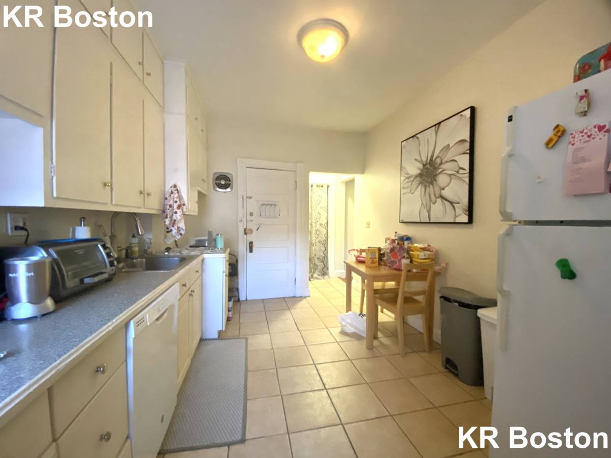 Apartment for rent at 1232 Beacon St #3, Brookline, MA 02446