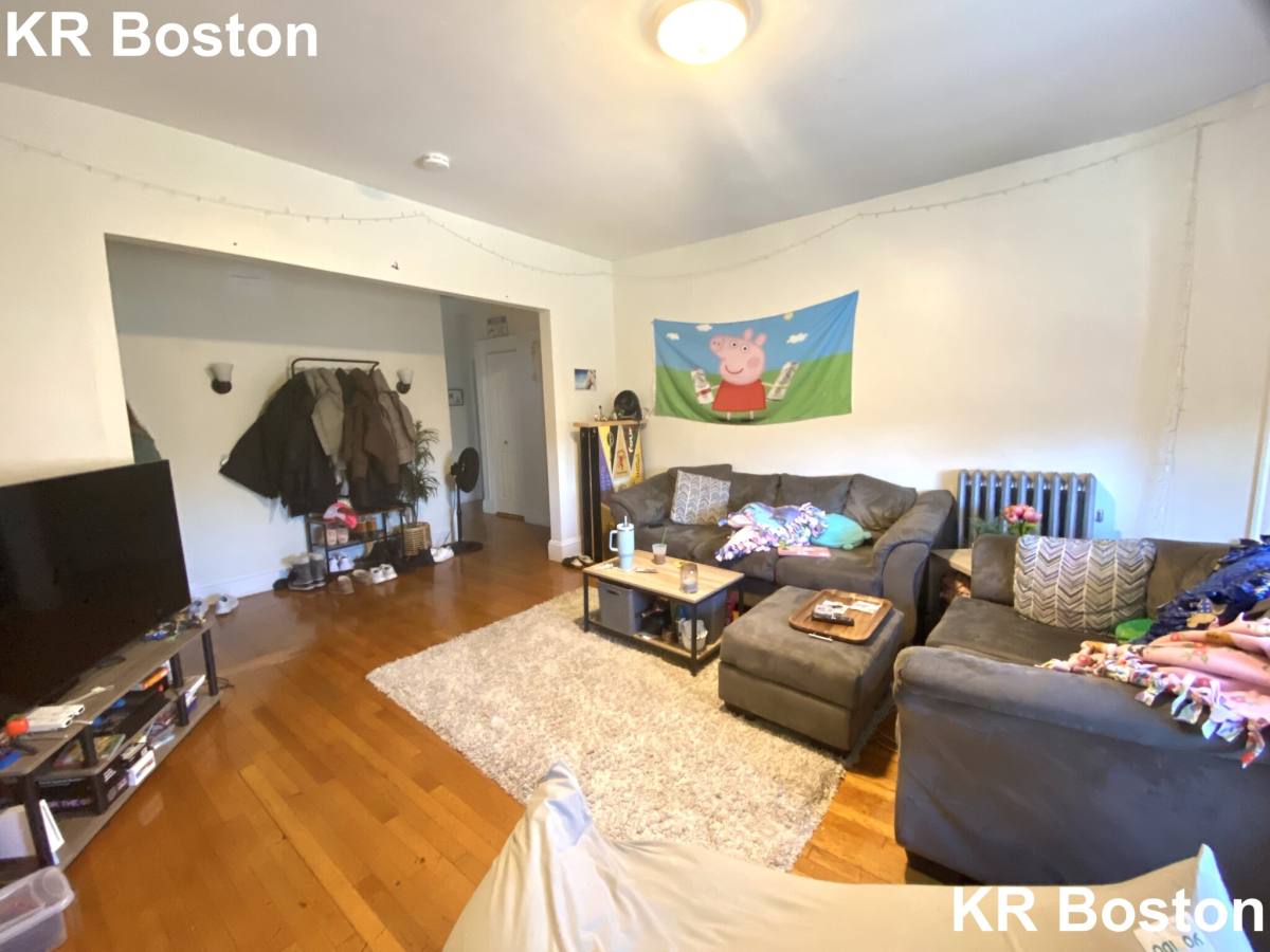 Apartment for rent at 1232 Beacon St #3, Brookline, MA 02446