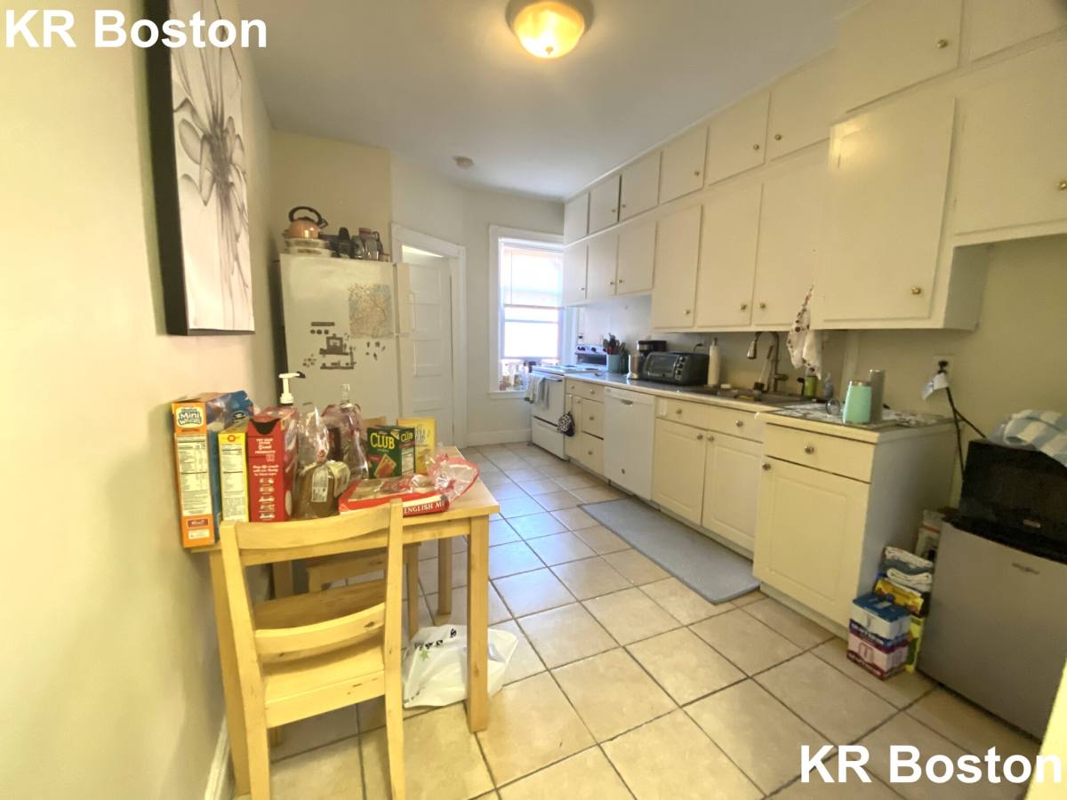 Apartment for rent at 1232 Beacon St #3, Brookline, MA 02446