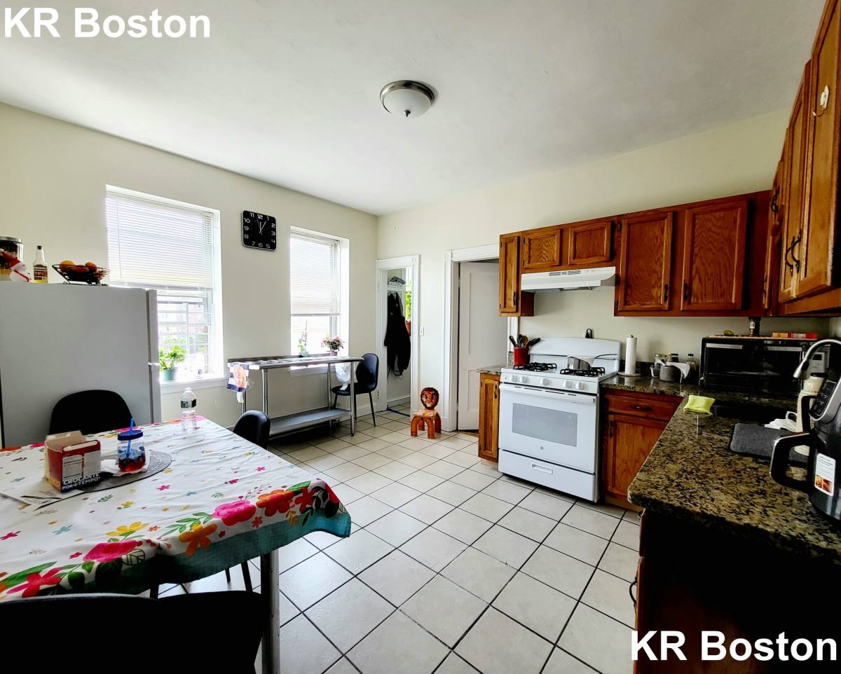 Apartment for rent at 1426 Commonwealth Ave #6, Allston, MA 02134