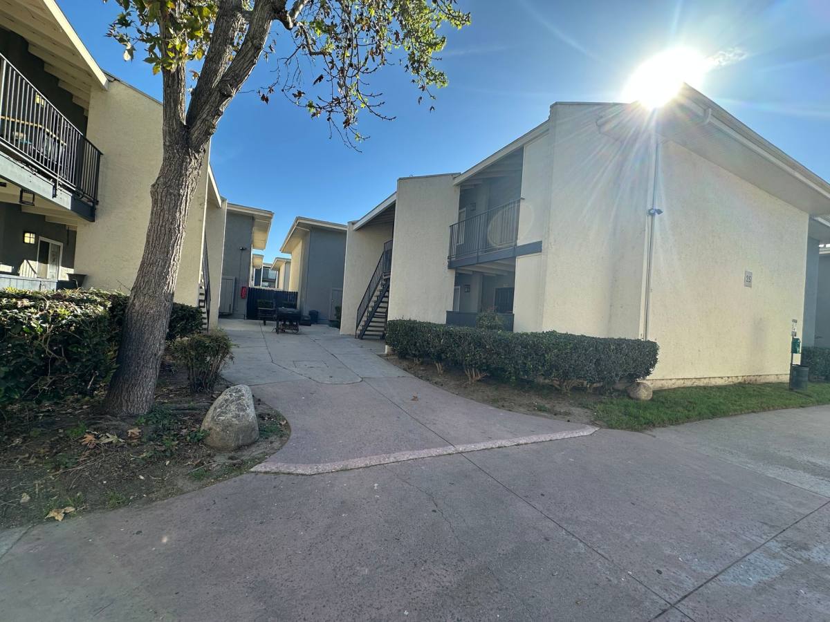 Apartment for rent at 12350 Del Amo Blvd #2509, Lakewood, CA 90715