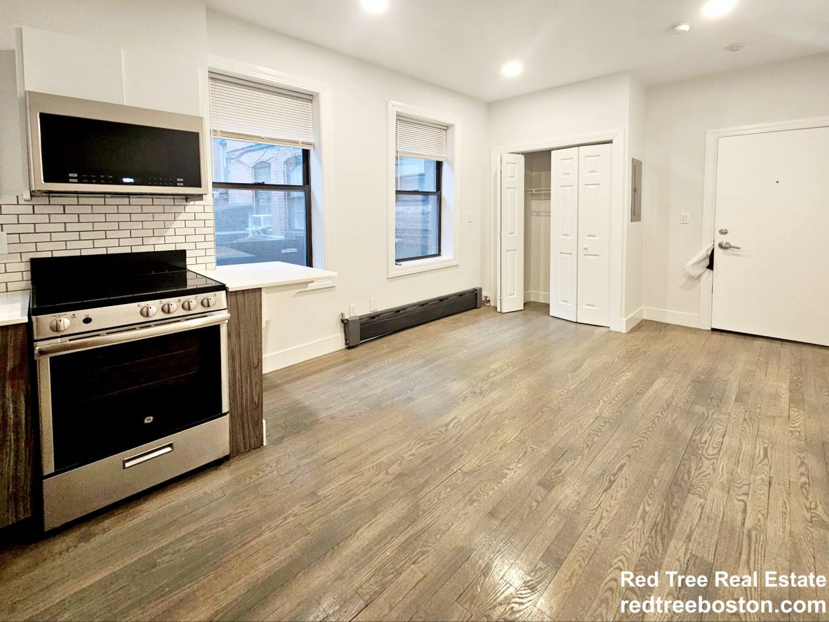 Apartment for rent at 24 Phillips St #2, Boston, MA 02114