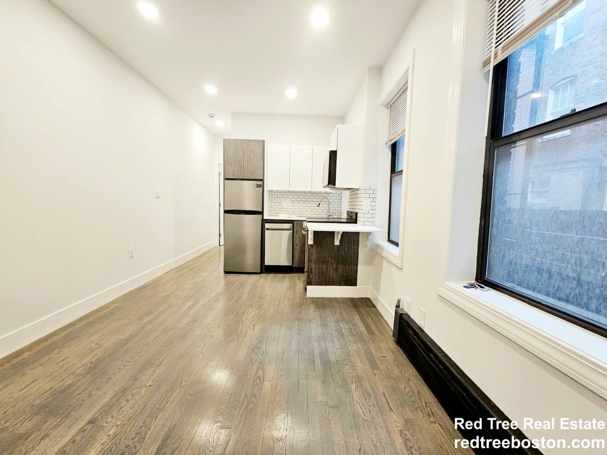 Apartment for rent at 24 Phillips St #2, Boston, MA 02114