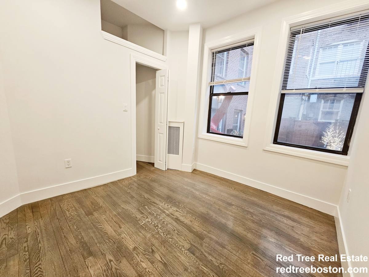 Apartment for rent at 24 Phillips St #2, Boston, MA 02114