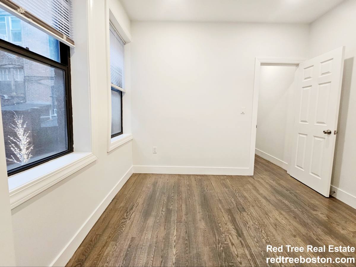 Apartment for rent at 24 Phillips St #2, Boston, MA 02114
